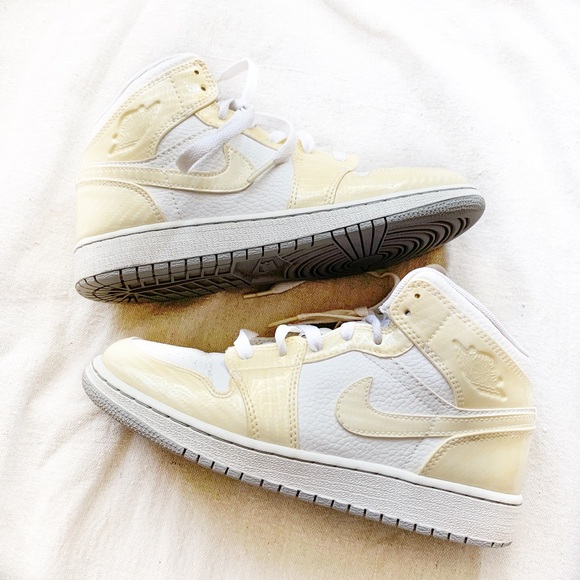 jordan 1 white youth
